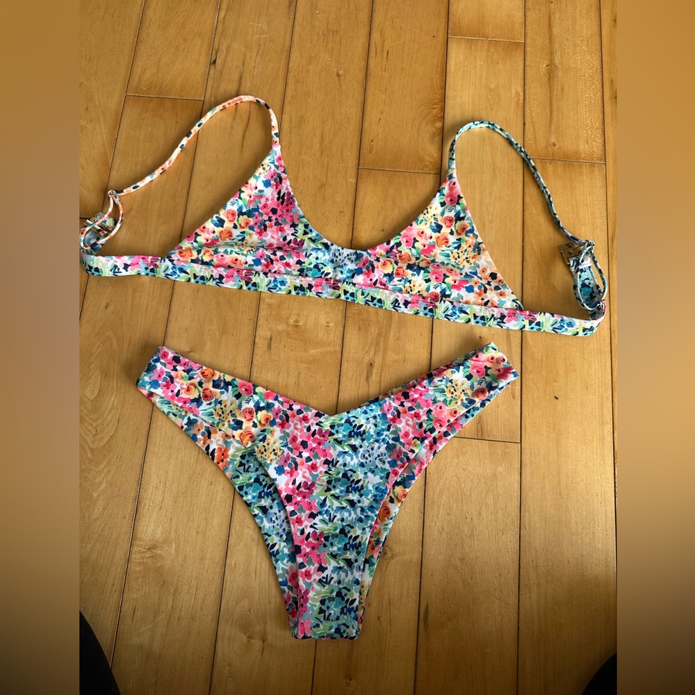 Kulani Kinis Bikini